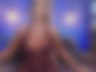 Live cam show with Christie Kroes - Public Mature on Mixed Magazine Live