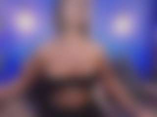 Live cam show with Christie Kroes - Public on Fling VIP Chat