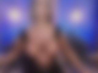 Live cam show with Christie Kroes - Outside on Camsoda