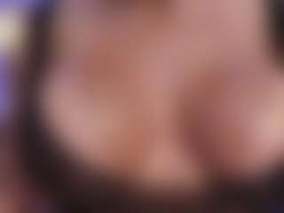 Live cam show with Christie Kroes - Deepthroat on Gym Cam Girls