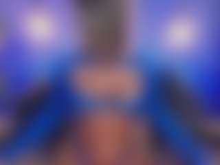 Live cam show with Christie Kroes - Outside on xfollow cams