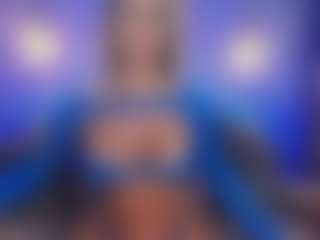 Live cam show with Christie Kroes - Oil on mypornchat.com