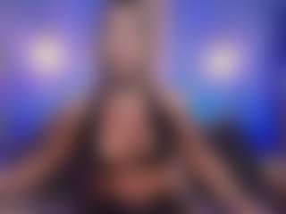 Live cam show with Christie Kroes - Muscle on Soda Cam