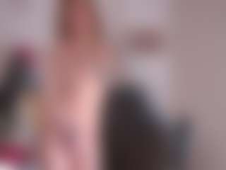 Live cam show with maeeve - Spank Curvy on CamClone