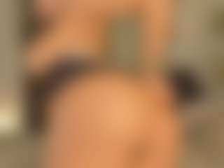Live cam show with niiaa1 - Tease MILF on Dolls Live