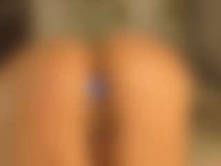 Live cam show with niiaa1 - Brown Eyes on Milfs Live