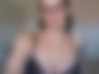 Libbyloveheart MILF webcam performer live streaming