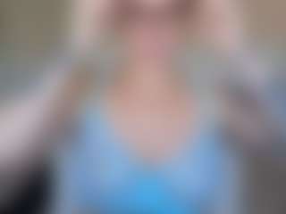 Live cam show with Libbyloveheart - Curvy on CamwithHer