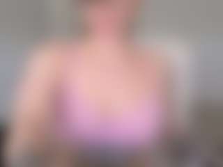 Live cam show with Libbyloveheart - Big Tits MILF on Hubzter Live