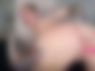 Live cam show with Libbyloveheart - Spank BBW on TeamSkeetLive