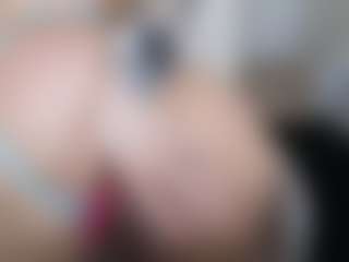 Live cam show with Libbyloveheart - Strip MILF on AdultVida.com