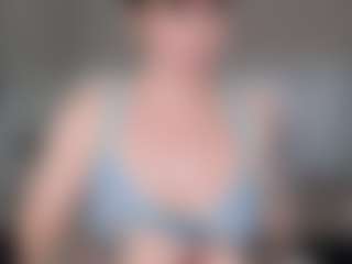 Live cam show with Libbyloveheart - Tease MILF on xplaylive.com