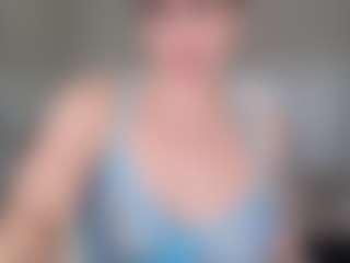 Live cam show with Libbyloveheart - Bedroom MILF on xplaylive.com