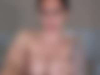 Live cam show with Libbyloveheart - Spank MILF on luckytryst.com