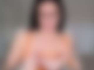 Live cam show with Libbyloveheart - Tease Big Tits on Camsoda