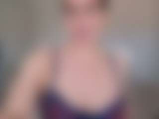 Live cam show with Libbyloveheart - Brown Eyes MILF on Camsoda