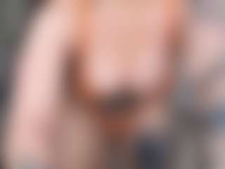 Libbyloveheart MILF webcam performer live streaming