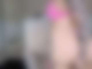 Libbyloveheart MILF webcam performer live streaming