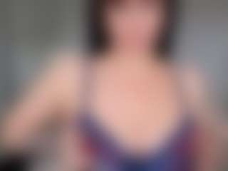 Live cam show with Libbyloveheart - Strip MILF on sexylive.show