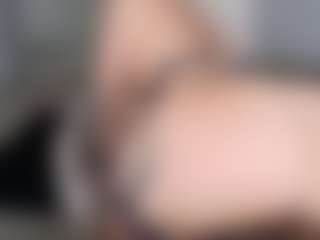 Live cam show with Libbyloveheart - Big Ass MILF on StripNow