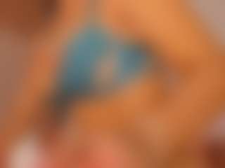Live cam show with isabella-bunny - Bedroom Teen (18+) on hrnylive.com