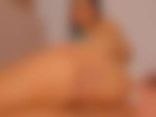 Live cam show with isabella-bunny - Athletic Young Adult on SmokeAndPoke