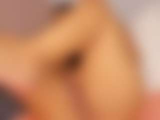 Live cam show with isabella-bunny - Petite Toys on Camsoda