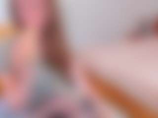 Live cam show with Pantyhose_Lizz - Brown Hair on Cam Slut