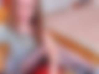 Live cam show with Pantyhose_Lizz - Petite MILF on SpankPalCams