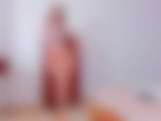 Live cam show with Pantyhose_Lizz - Petite MILF on Cam Slut
