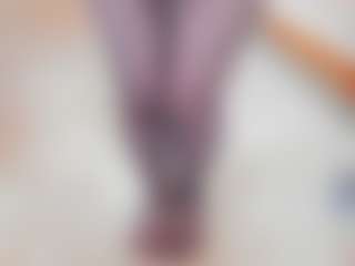 Live cam show with Pantyhose_Lizz - Athletic Middle Aged on Hubzter Live