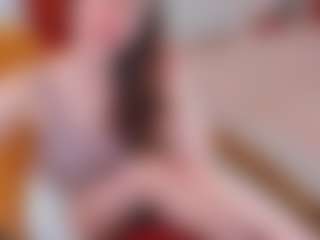 Live cam show with Pantyhose_Lizz - Skinny MILF on StripNow