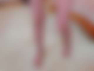 Live cam show with Pantyhose_Lizz - Petite MILF on liverealitysex.com