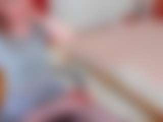 Live cam show with Pantyhose_Lizz - Brown Hair MILF on Soda Cam