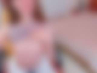 Live cam show with Pantyhose_Lizz - Brown Hair Petite on CamClone