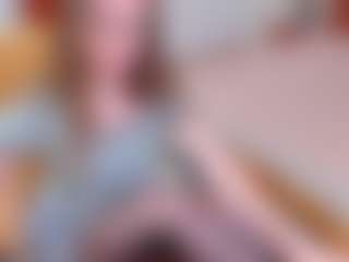 Live cam show with Pantyhose_Lizz - Petite MILF on Camsoda