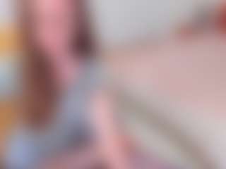 Live cam show with Pantyhose_Lizz - Petite MILF on Camsoda