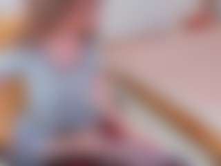 Live cam show with Pantyhose_Lizz - Skinny on CamClone