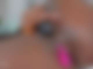 Live cam show with Maddy - Ebony on Fling VIP Chat | colombia