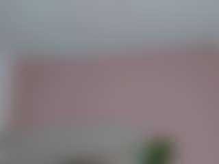 Live cam show with Maddy - Petite on Soda Cam