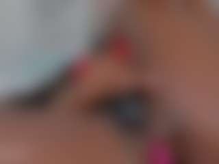 Live cam show with Maddy - Ebony on Camming Site | colombia