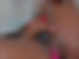 Live cam show with Maddy - Small Ass on boobsie.com