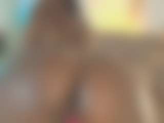 Live cam show with Maddy - Ebony Lovense on livesuperchat.net