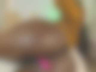 Live cam show with Maddy - Black Big Ass on madthumbs