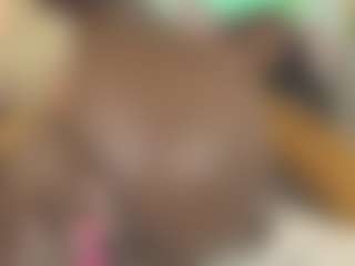 Live cam show with Maddy - Athletic Ebony on Camsoda