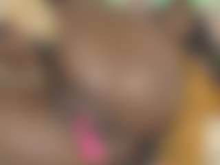 Live cam show with Maddy - Athletic Ebony on Camsoda