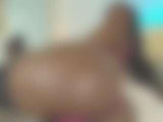 Live cam show with Maddy - Black Small Tits on AdultVida.com