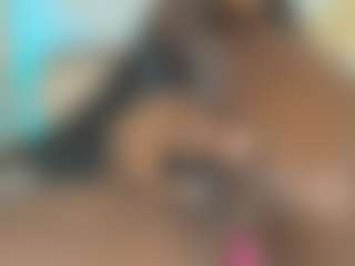 Live cam show with Maddy - Ebony Toys on AdultVida.com
