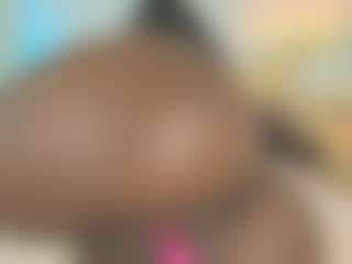 Live cam show with Maddy - Ebony Petite on Dolls Live