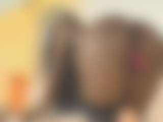 Live cam show with Maddy - Small Ass on Camsoda